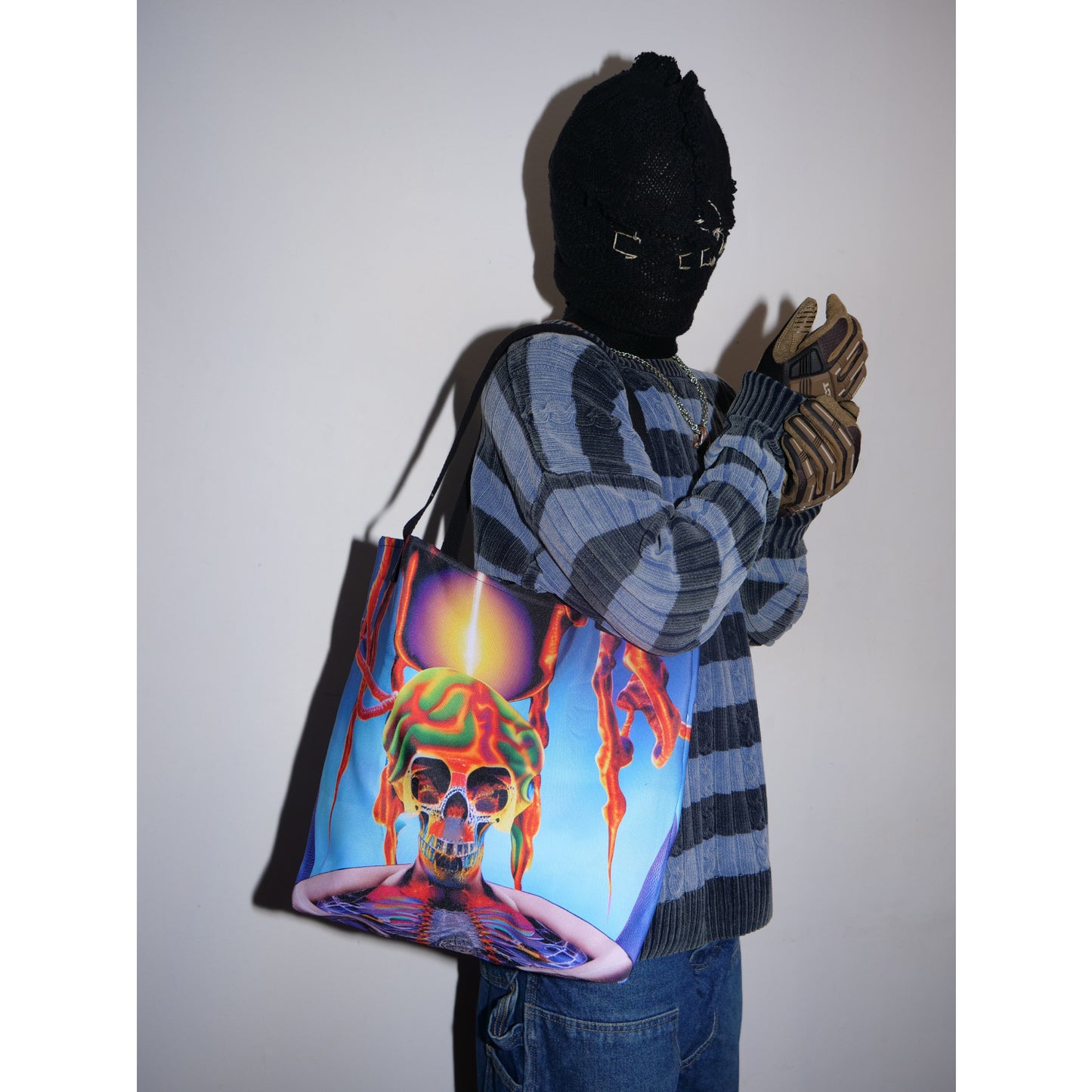 A*V*E*R*Y "SKULLSHIR3" tote bag